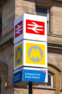 Lime Street Tren İstasyonu tabelası, Liverpool.