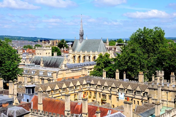 Erhöhter blick auf das brasenose college von der universitätskirche von st mary turm, oxford. — Stockfoto