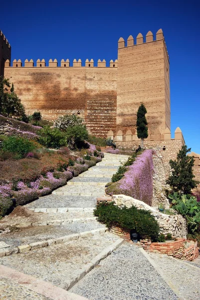 Almeria kalesine giden basamaklar, İspanya. — Stok fotoğraf