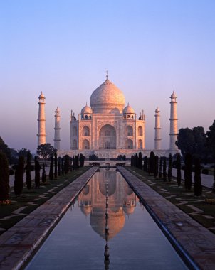 Sabahın erken saatlerinde Tac Mahal, Agra, Hindistan.