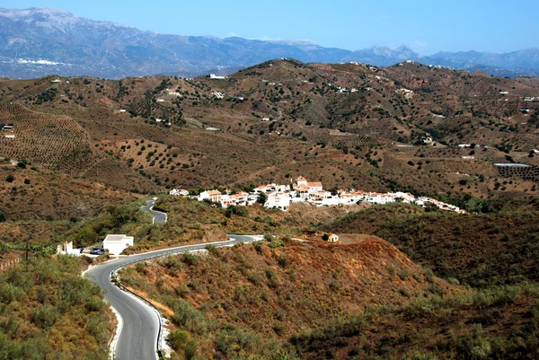 View of white village and surrounding countryside, Macharaviaya. — Stock Photo, Image