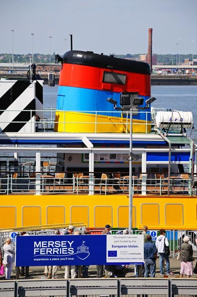 Feribot Pier Head, Liverpool feribot limanında demirledi. — Stok fotoğraf