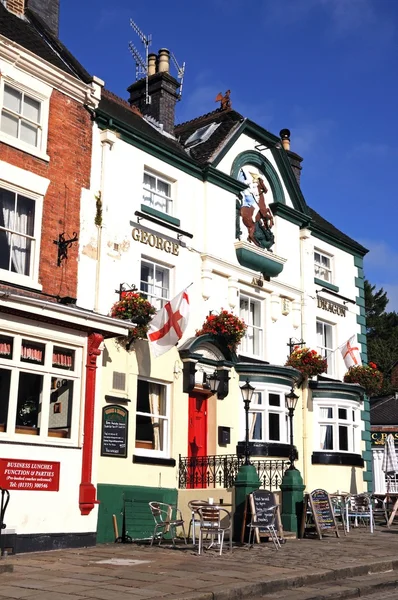 Die george- und drachenkneipe auf dem markt, ashbourne — Stockfoto