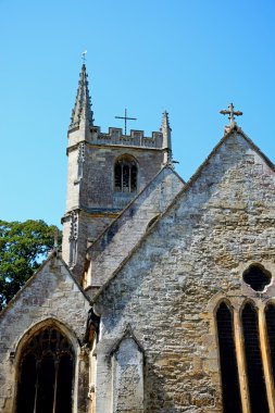 St Andrews Kilisesi köy Merkezi, Castle Combe görünümünü.