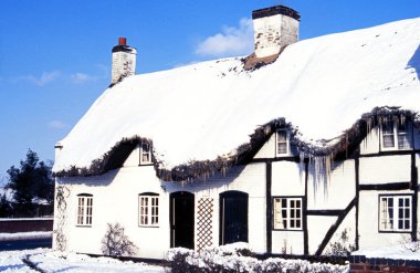 Karla, Kings Bromley kaplı thatched yazlık.