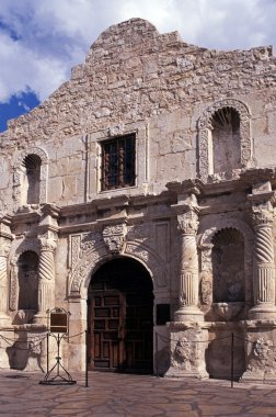 Alamo binasının ön görünümü, San Antonio.