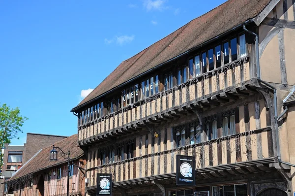 Madeira velha emoldurada edifícios ao longo Spon Street, Coventry . — Fotografia de Stock