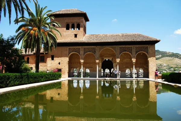 Palacio del Partal  (Gardens of the partal), Palace of Alhambra, Granada. — Stock Photo, Image