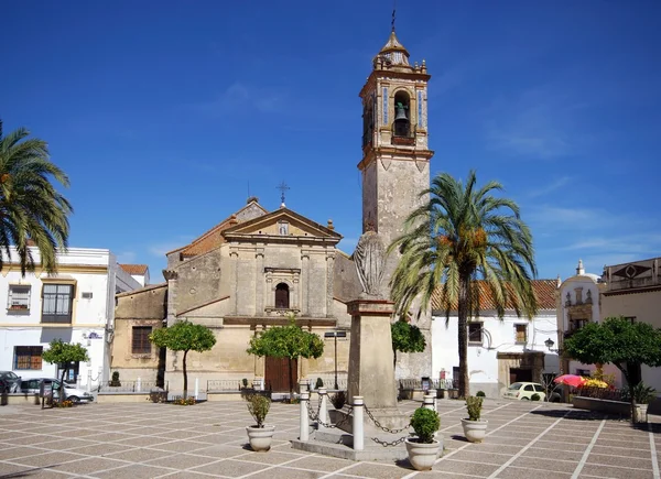 Kostel v Plaza alcalde Jose Gonzalez, Bornos, Španělsko. — Stock fotografie