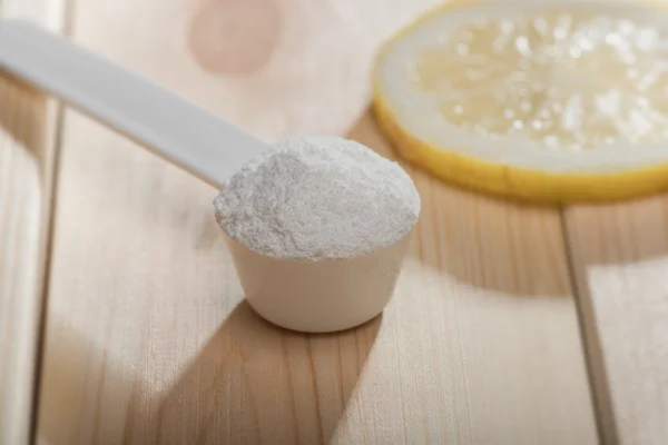Spor Eki veya vitamin limon dilimi. Spor beslenme ve sağlık kavramı.