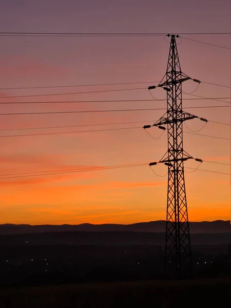 Güzel renkli endüstriyel gün batımı