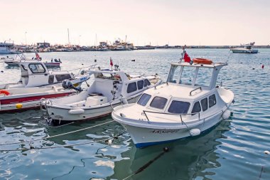 Silivri, İstanbul ilinin Marmara Denizi kıyısında, Silivri ilçesine bağlı bir ilçedir. Yaz mevsiminde Silivri 'den manzara ve şehir manzarası.