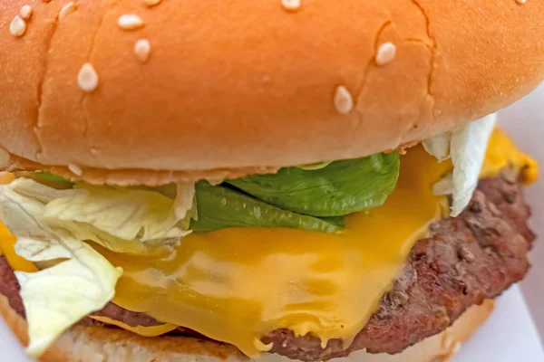 Chiudere Pronto Mangiare Hamburger Sul Piatto — Foto Stock