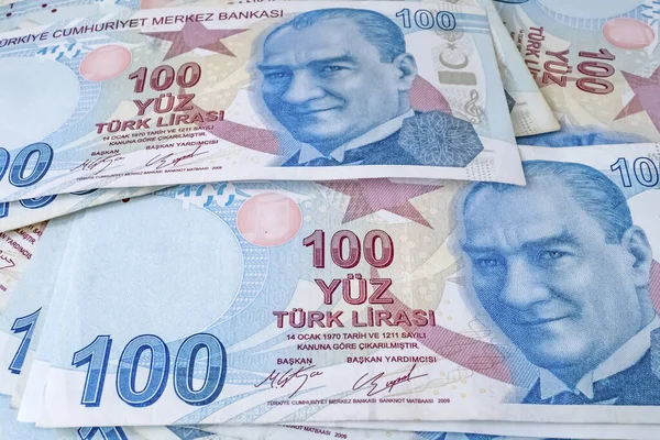 关闭100个土耳其里拉钞票 — 图库照片