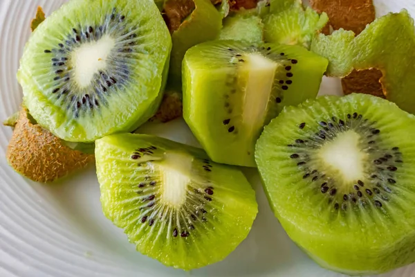 Tutup Buah Kiwi Iris Piring — Stok Foto