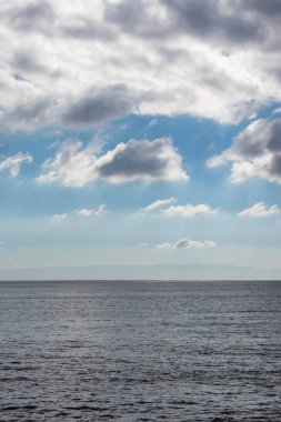 Deniz manzarası ve kışın deniz manzarası