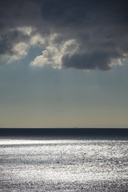 Deniz manzarası ve kışın deniz manzarası