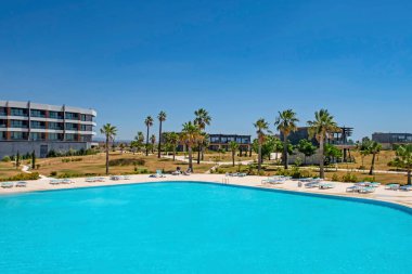 Alacati, İzmir, 15 Ağustos 20.Resort Zigana Alacati, Ege Denizi 'nin büyüleyici dokusu ve maviliğin eşsiz güzelliği ile çevrili bir körfezde yer almaktadır. Tesisin genel görünümü .