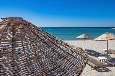 Alacati, İzmir, 15 Ağustos 20.Resort Zigana Alacati, Ege Denizi 'nin büyüleyici dokusu ve maviliğin eşsiz güzelliği ile çevrili bir körfezde yer almaktadır. Tesisin genel görünümü .