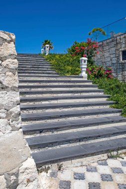 Alacati, İzmir, 15 Ağustos 20.Resort Zigana Alacati, Ege Denizi 'nin büyüleyici dokusu ve maviliğin eşsiz güzelliği ile çevrili bir körfezde yer almaktadır. Tesisin genel görünümü .