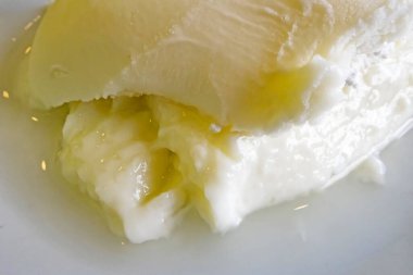 Türkçe tatlı yemeye hazır mısın? Vanilya dondurmalı su muhallebisi.