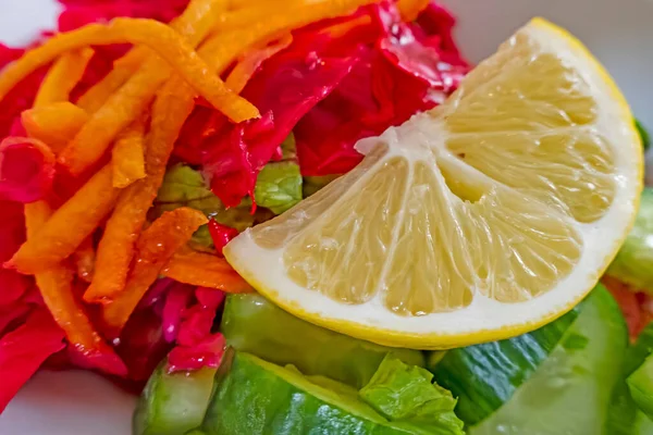 Cerca Listo Para Comer Ensalada Con Verduras —  Fotos de Stock