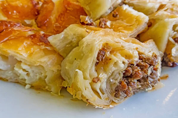 Geleneksel Türk Kahvaltısı Yemeye Hazır Mısın Borek — Stok fotoğraf