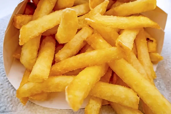 Pronto Para Comer Batatas Fritas Prato Branco — Fotografia de Stock