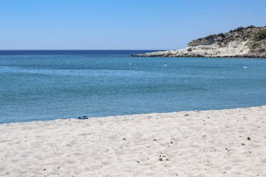 alacati, cesme, izmir, 14,2020 hindi-ağustos. Alacati 'deki açık ve mavi rengiyle Ege Denizi' nden görüş..