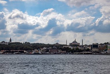 İstanbul 'un tarihi yarımadasından şehir ve şehir manzarası, Avrupa ve Asya kıtasının ortasındaki rüya şehir..