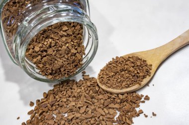  İçilebilir hazır kahveyi kapat.