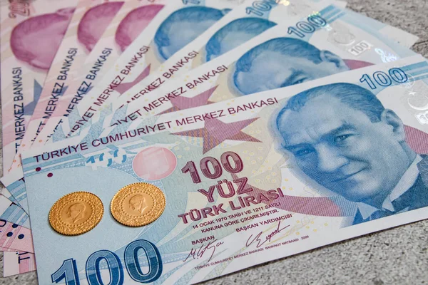 Közeli Török Líra Bankjegyek Arany Érmék Háttérben — Stock Fotó