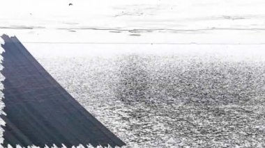 Deniz manzarası, dramatik bulutlar ve günbatımı