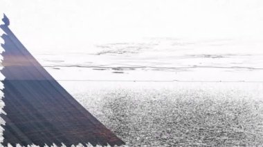 Deniz manzarası, dramatik bulutlar ve günbatımı