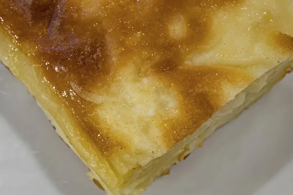 Pâtisserie Traditionnelle Turque Eau Tranchée Borek Sur Assiette — Photo