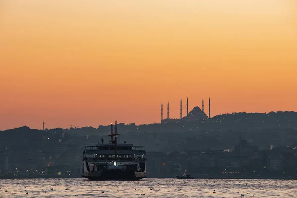 Stanbul Stanbul Stanbul Boğazı Nda 2021 Gün Doğumu Camlica Camii — Stok fotoğraf