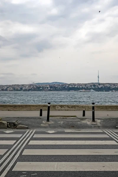 Istanbul Kalkoenmars 2021 Bosporus Marmara Uitzicht Zee Winter Bewolkt Weer — Stockfoto