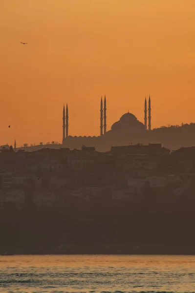 Nascer Sol Silhueta Mesquita Camlica Istanbul — Fotografia de Stock