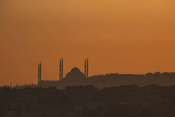 Nascer Sol Silhueta Mesquita Camlica Istanbul — Fotografia de Stock