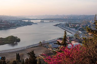 Pierre Loti Tepesi, İstanbul, Türkiye-Nisan 28,2021 Pierre Loti Tepesi manzarası sabahın erken saatlerinde, tarihi ve doğal güzellikleriyle. 