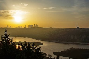 Pierre Loti Tepesi, İstanbul, Türkiye-Nisan 28,2021 Pierre Loti Tepesi manzarası sabahın erken saatlerinde, tarihi ve doğal güzellikleriyle. 