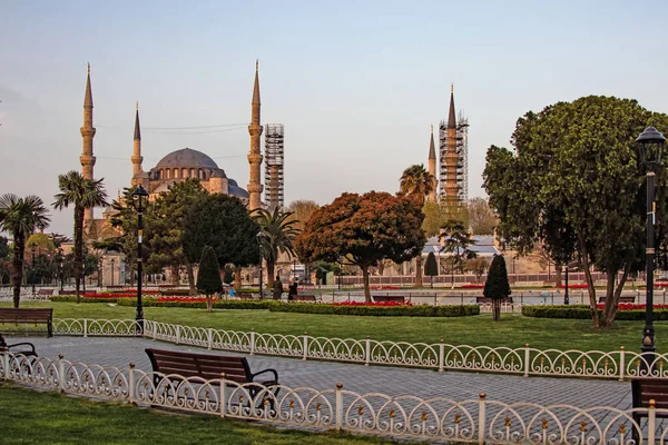 苏莱曼尼亚 伊斯坦布尔 2021年4月29日 欧洲大陆和亚洲大陆之间的梦幻之城 古城景观从苏丹广场到历史建筑和自然景观 — 图库照片