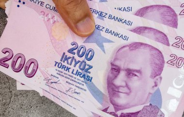 200 Türk Lirası.