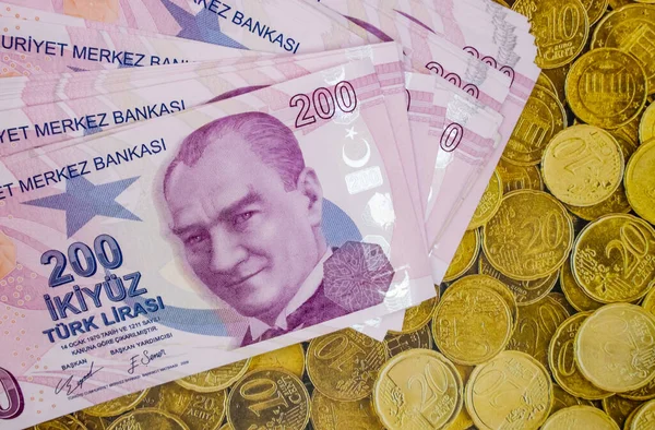 200个用于金融和经济指标的土耳其里拉钞票 — 图库照片