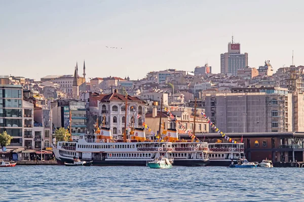 Istanbul Turkey May 2021 Karakoy Old City View Eminonu Seaside — стоковое фото