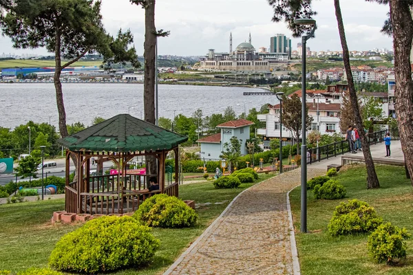 Kanarya Istanbul Turquía Mayo 2021 Vista Ciudad Naturaleza Desde Kucukcekmece — Foto de Stock