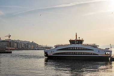 İstanbul, 24 Mayıs 2021. Şehir feribotları sabah erken saatlerde eminonu rıhtımında.