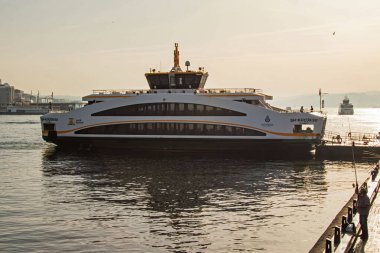 İstanbul, 24 Mayıs 2021. Şehir feribotları sabah erken saatlerde eminonu rıhtımında.