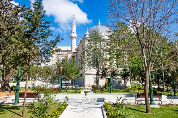 Tesvikiye Istanbul Turkey June 2021 Зовнішній Вигляд Історичної Відновленої Мечеті — стокове фото