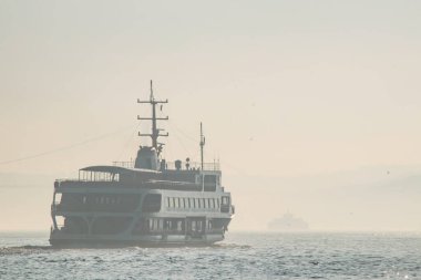 İstanbul, Türkiye-Haziran 10.2021.İstanbul, Avrupa ve Asya kıtaları arasındaki rüya şehir, tarihi, modern ve doğal güzellikleriyle. İstanbul 'dan sabah erken saatlerde şehir manzarası.